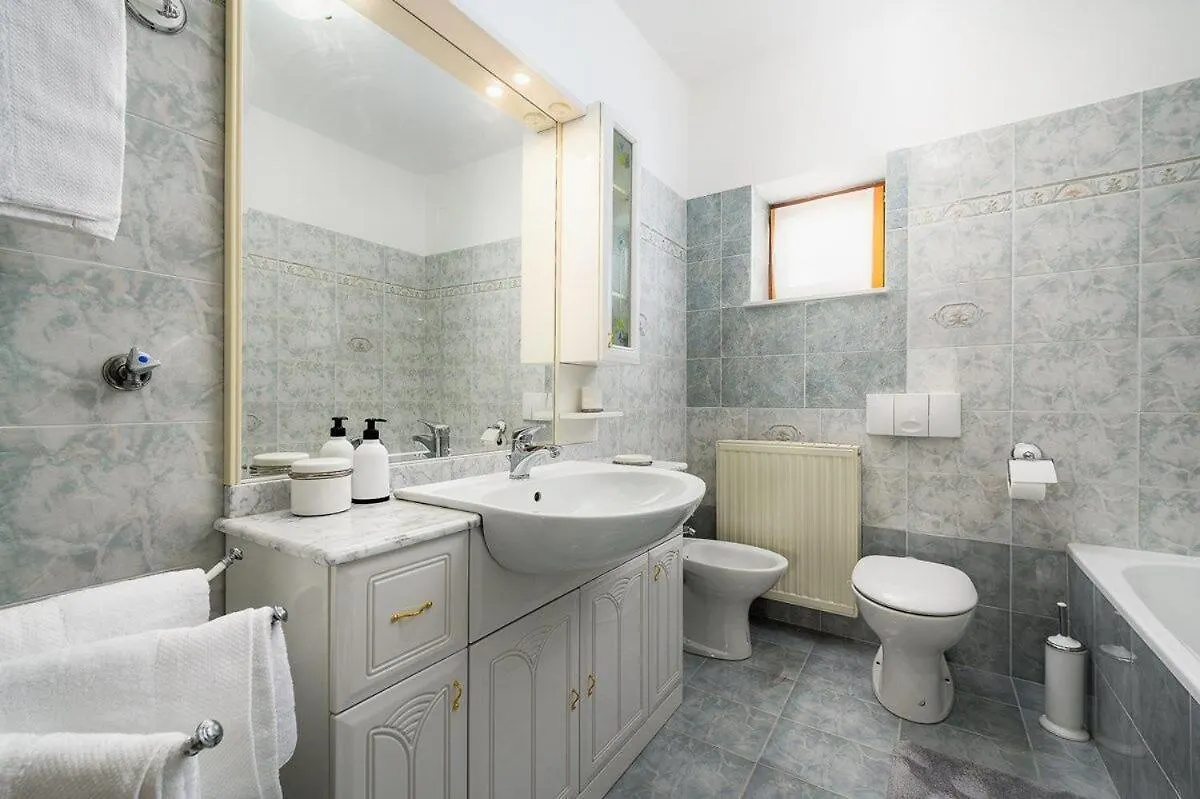 Casa Paradiz Labin  0*, Labin (Istria)